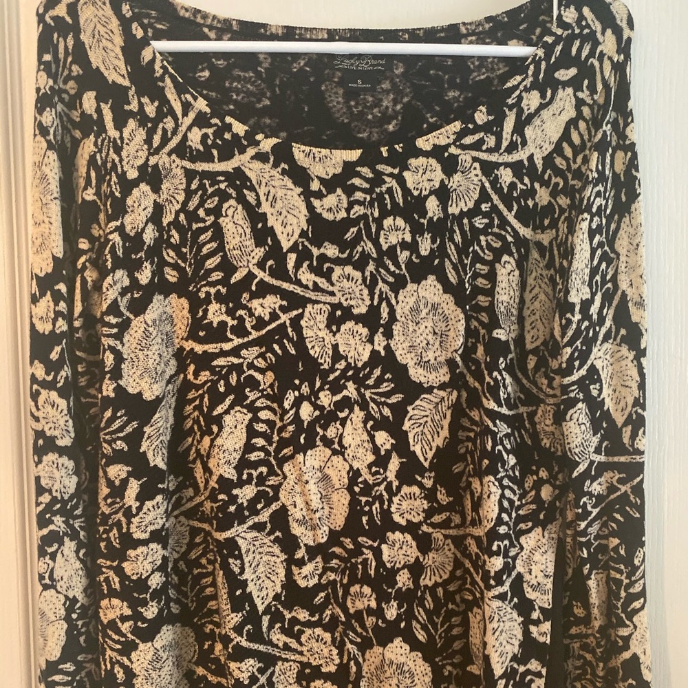 Lucky Brand top with black underlay